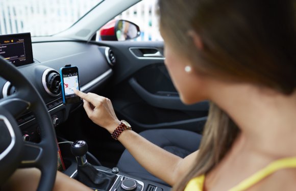 4 Reasons Why GPS Tracker is Important for Women Drivers