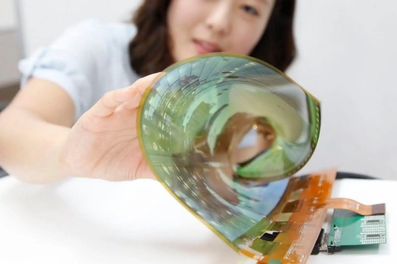 LG's foldable display technology